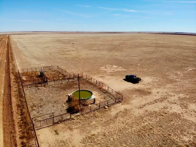 Photo 4 — Co Rd 327 1, Anton, TX 79313