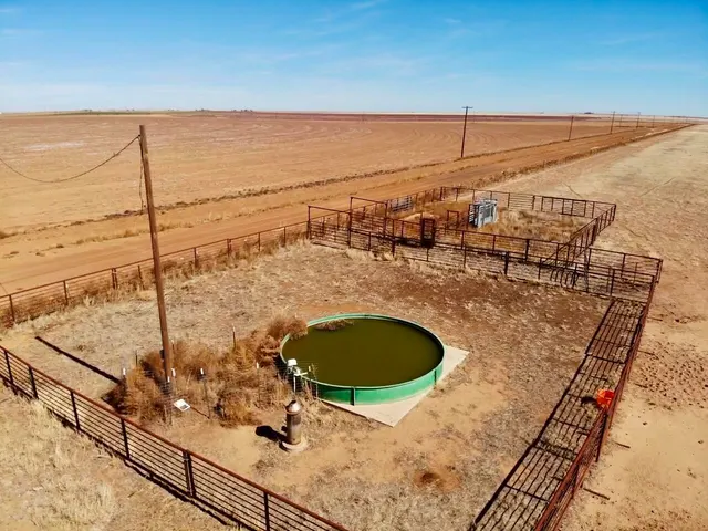 Photo 5 — Co Rd 327 1, Anton, TX 79313