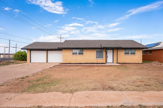 Front exterior — 102 Eagle Avenue, Levelland, TX 79336