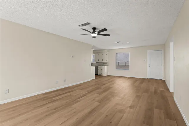 Photo 3 — 102 Eagle Avenue, Levelland, TX 79336