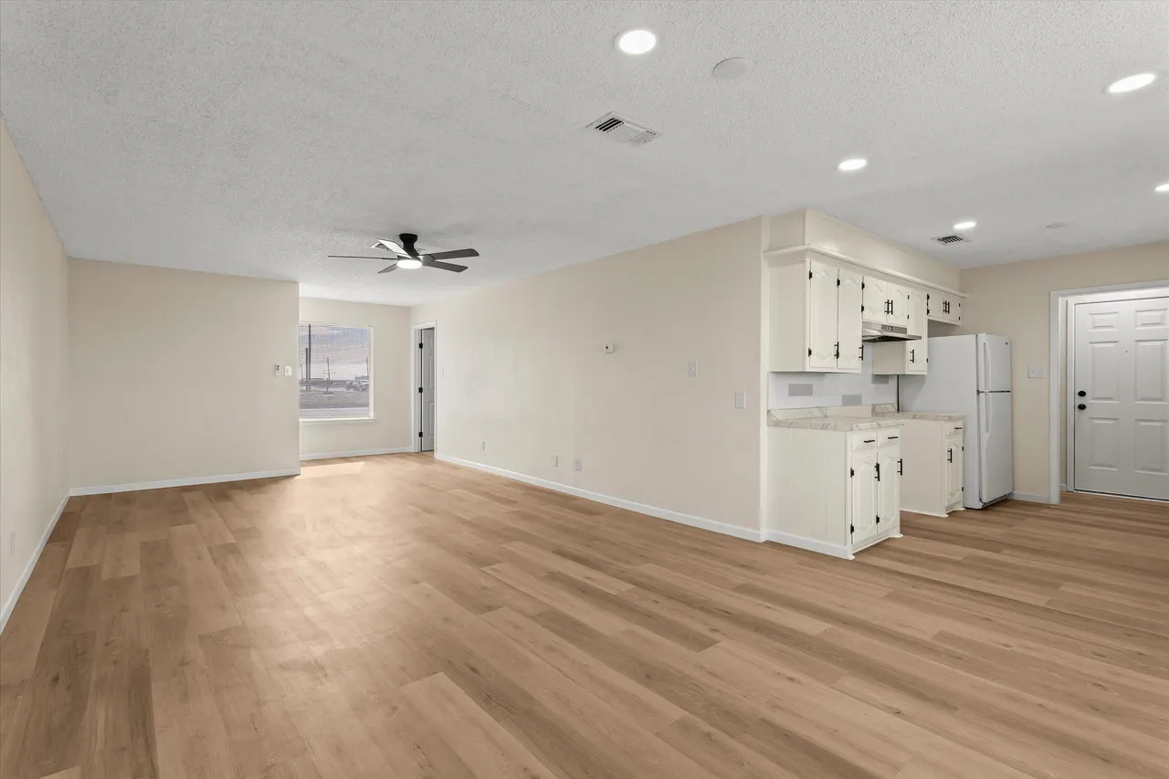 Photo 4 — 102 Eagle Avenue, Levelland, TX 79336
