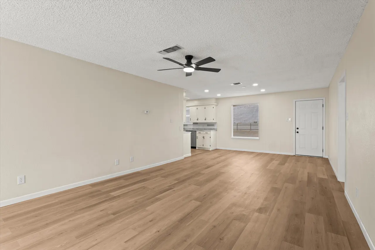 Photo 5 — 102 Eagle Avenue, Levelland, TX 79336