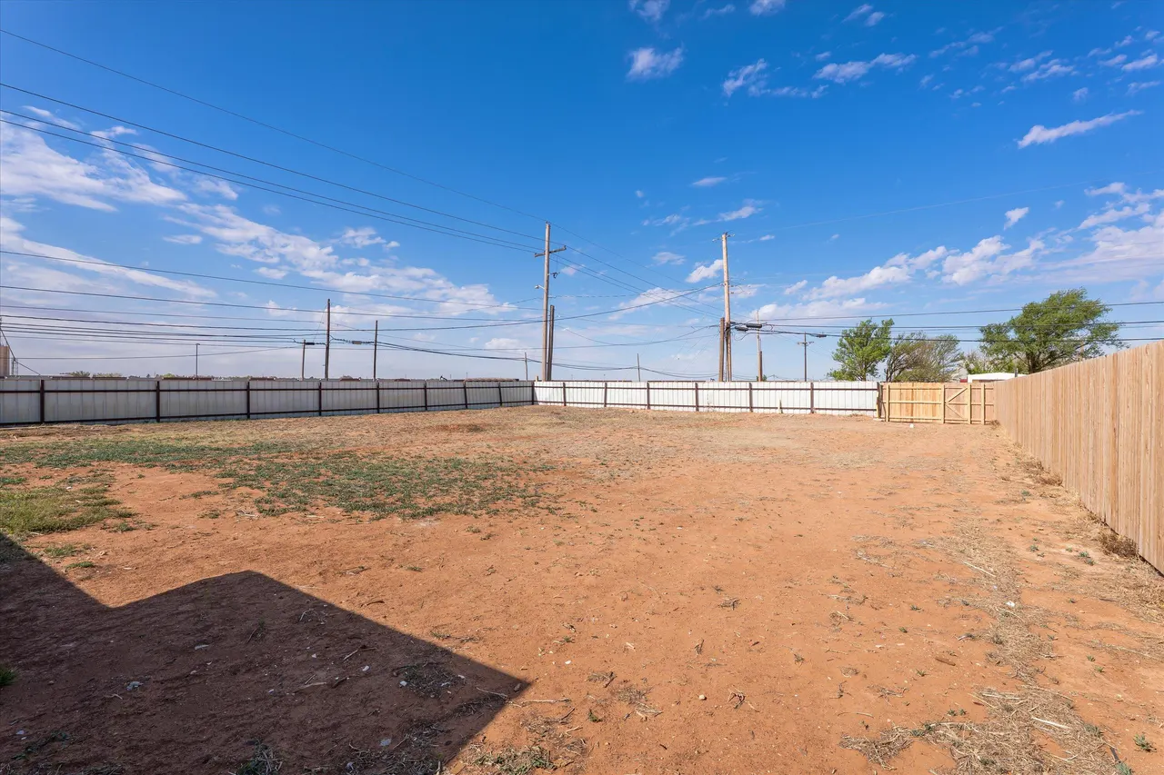 Photo 18 — 102 Eagle Avenue, Levelland, TX 79336