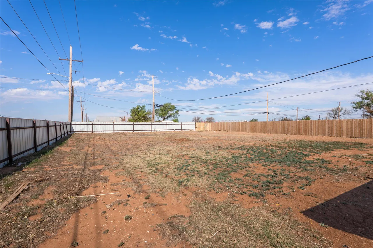 Photo 21 — 102 Eagle Avenue, Levelland, TX 79336