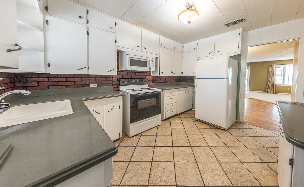 Photo 3 — 2501 Kenosha Avenue, Lubbock, TX 79410