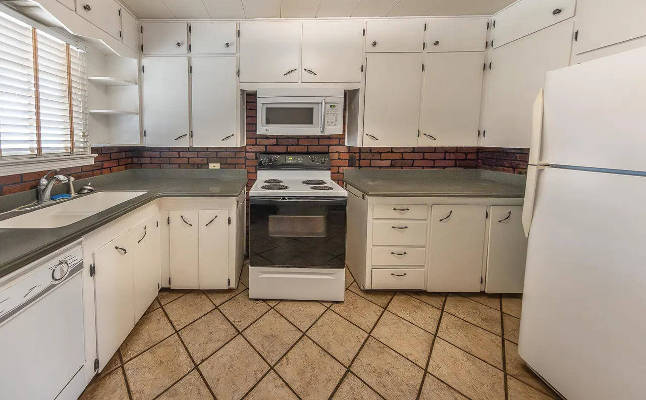 Photo 9 — 2501 Kenosha Avenue, Lubbock, TX 79410