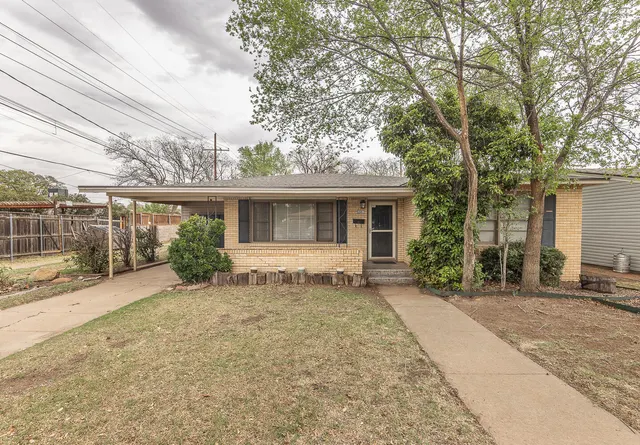 Front exterior — 2501 Kenosha Avenue, Lubbock, TX 79410