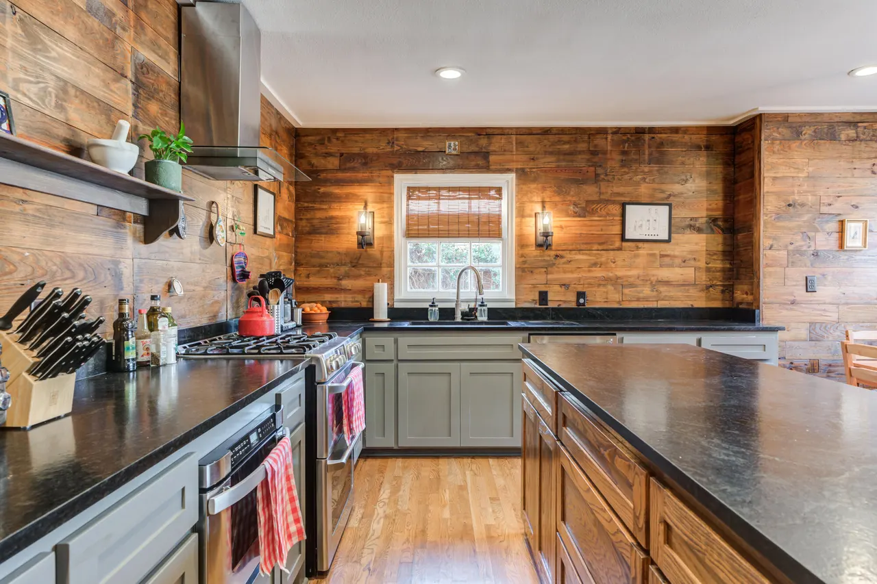 Photo 16 — 3022 21st Street, Lubbock, TX 79410
