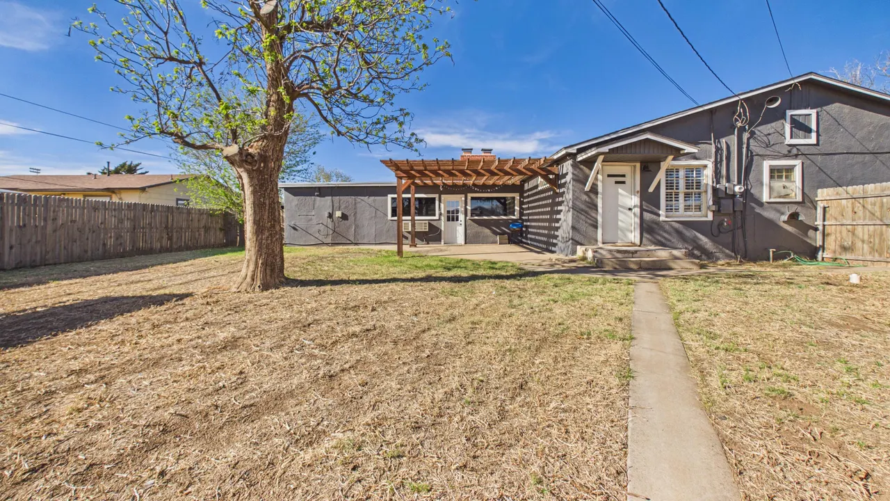 Photo 7 — 712 11th Street, Shallowater, TX 79363