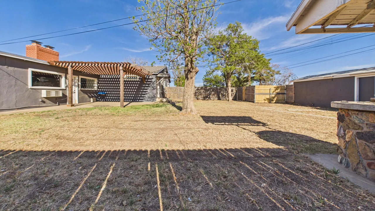 Photo 8 — 712 11th Street, Shallowater, TX 79363