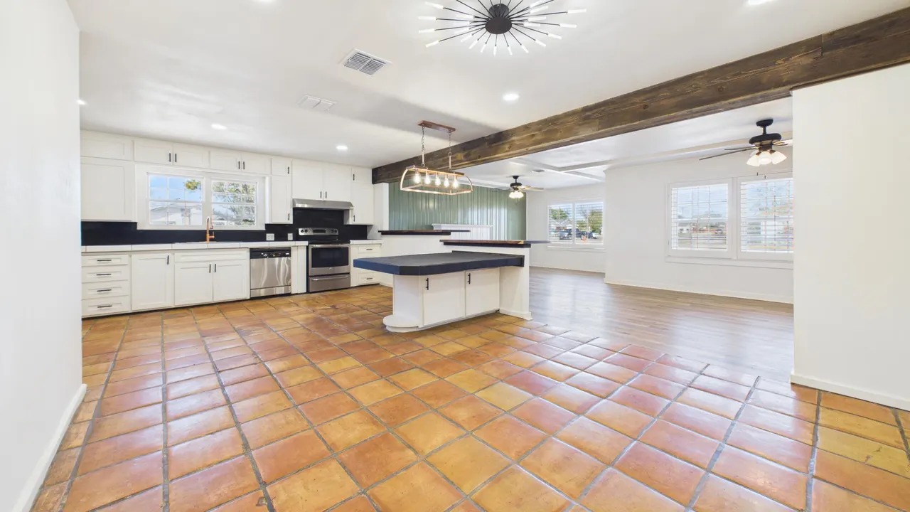 Photo 17 — 712 11th Street, Shallowater, TX 79363