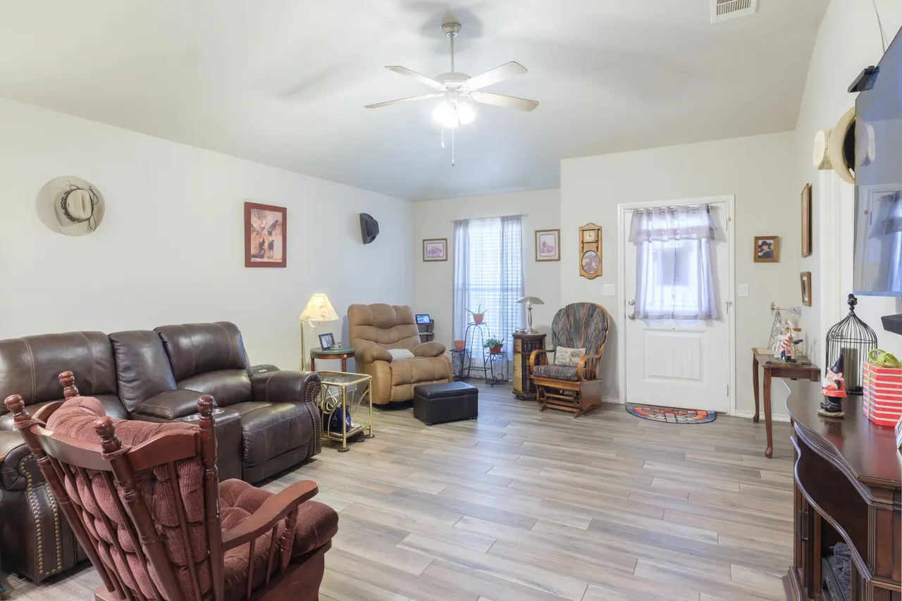 Photo 3 — 6821 39th Street, Lubbock, TX 79407