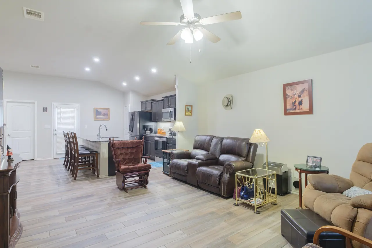 Photo 5 — 6821 39th Street, Lubbock, TX 79407