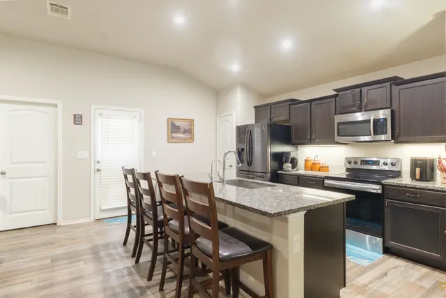 Photo 6 — 6821 39th Street, Lubbock, TX 79407