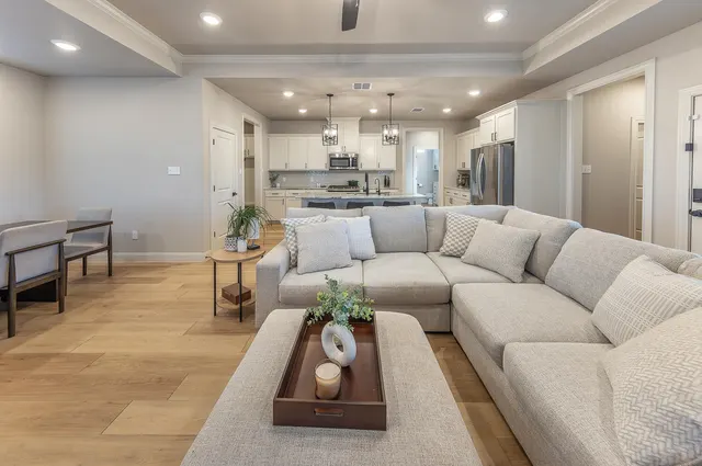 Photo 6 — 6913 15th Street, Lubbock, TX 79416