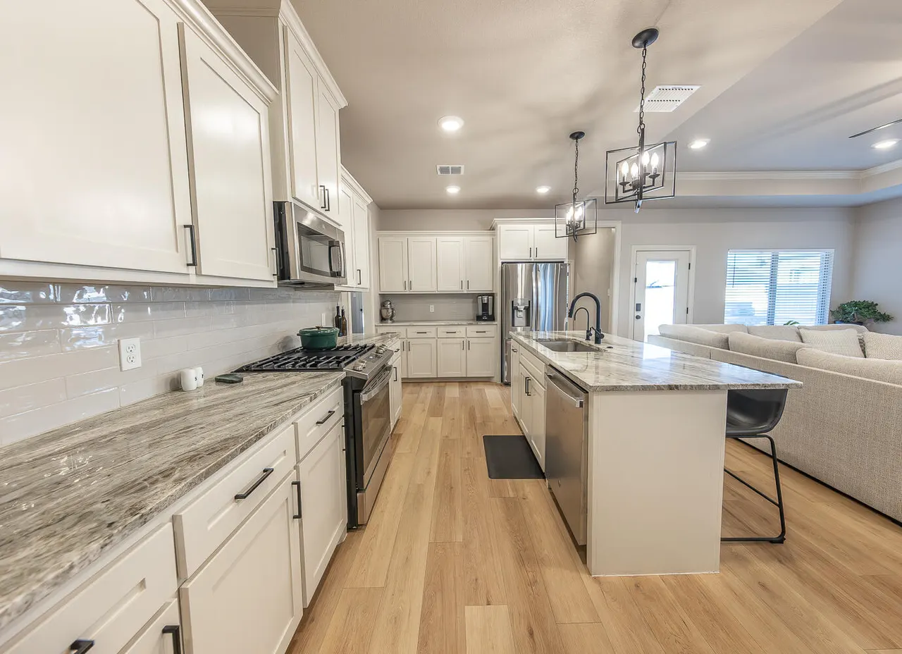 Photo 9 — 6913 15th Street, Lubbock, TX 79416