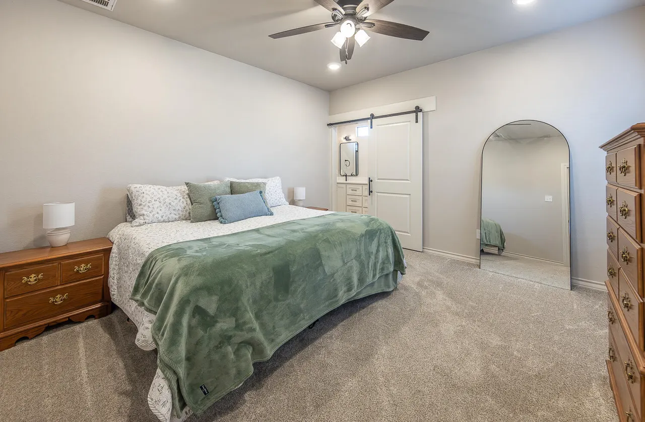 Photo 11 — 6913 15th Street, Lubbock, TX 79416