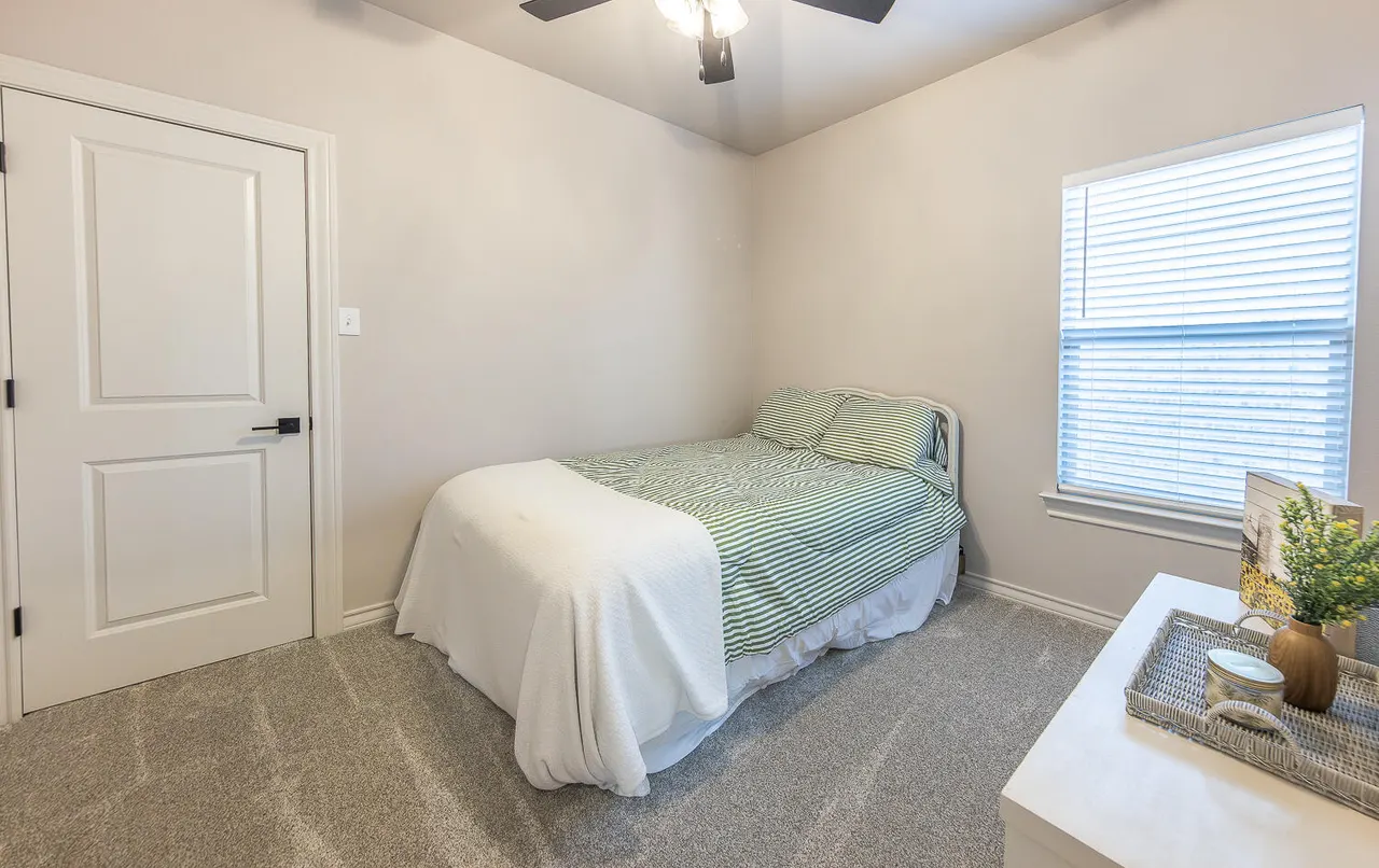 Photo 16 — 6913 15th Street, Lubbock, TX 79416