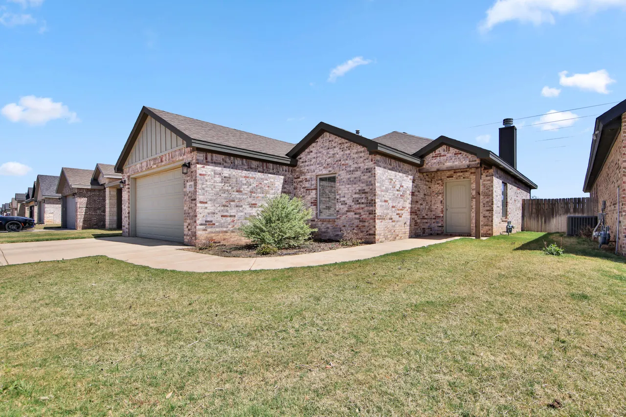 Photo 2 — 1711 Quincy Avenue, Lubbock, TX 79407
