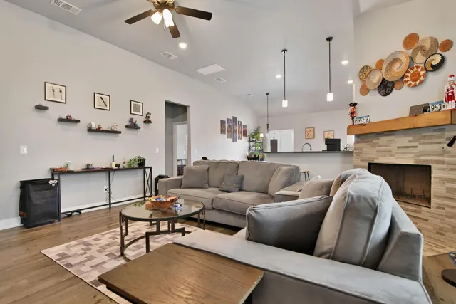 Photo 3 — 1711 Quincy Avenue, Lubbock, TX 79407