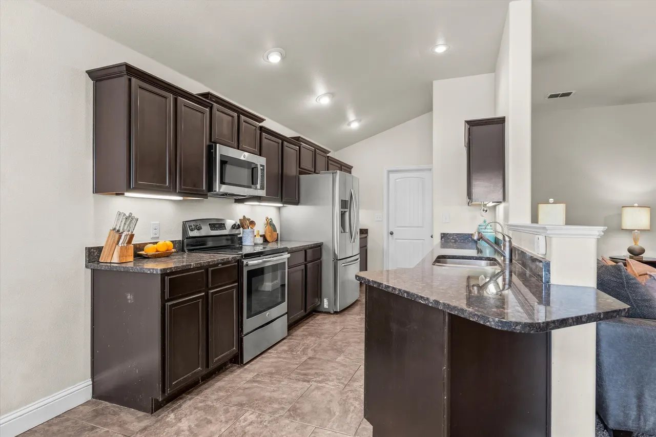 Photo 3 — 7023 35th Street, Lubbock, TX 79407