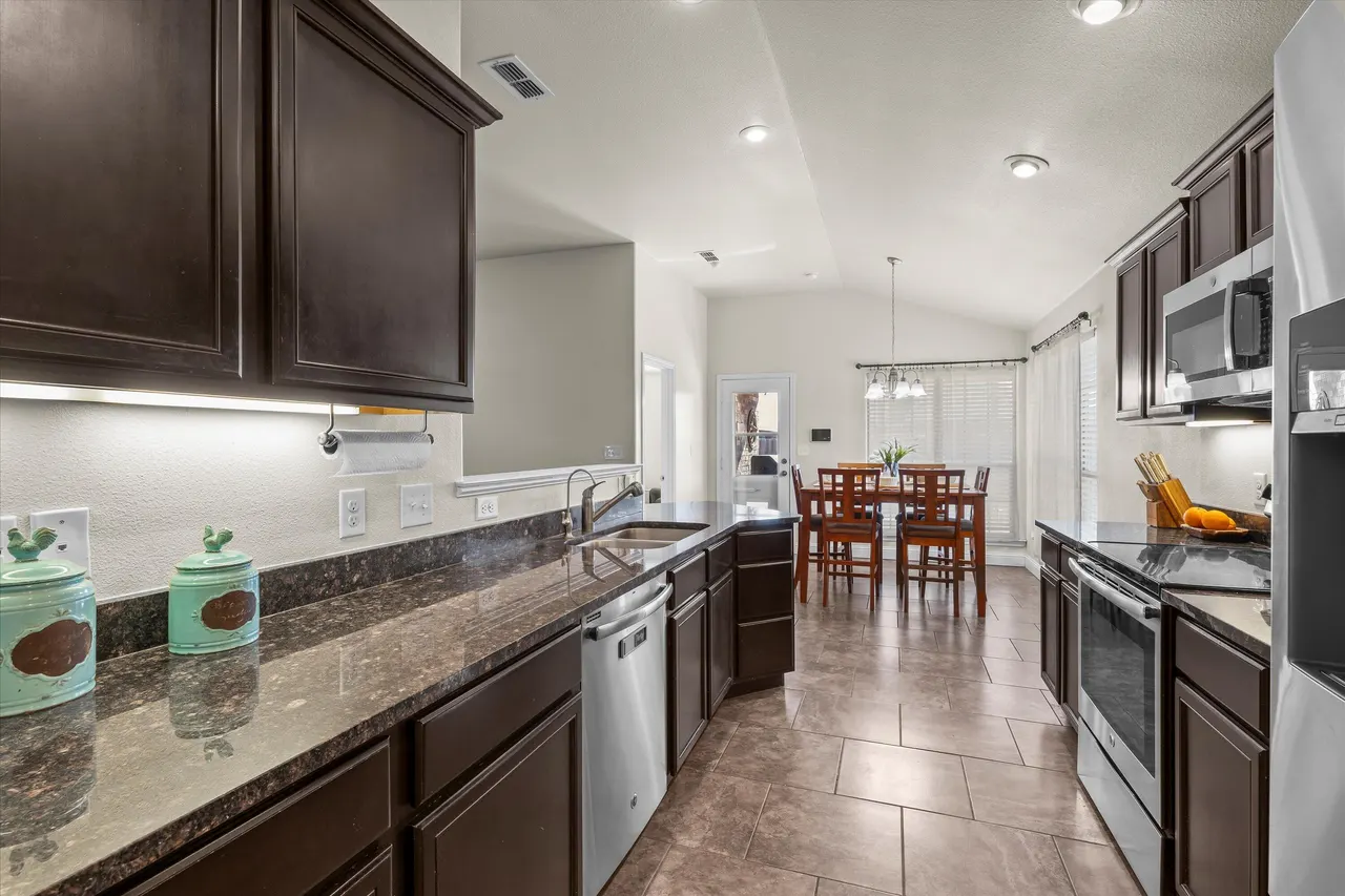 Photo 5 — 7023 35th Street, Lubbock, TX 79407