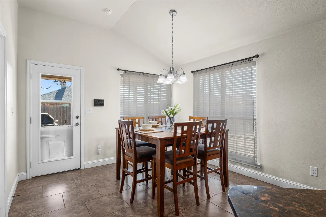 Photo 4 — 7023 35th Street, Lubbock, TX 79407