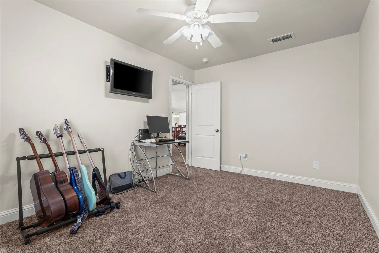 Photo 12 — 7023 35th Street, Lubbock, TX 79407
