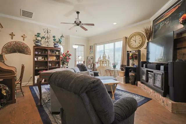 Photo 5 — 73 Windsor Court, Lubbock, TX 79416