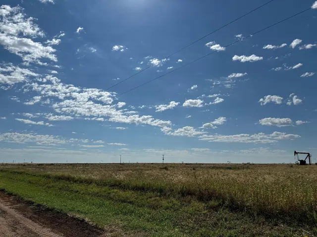 Front exterior — 2057 S FM 303, Levelland, TX 79336