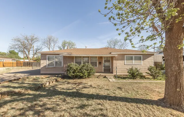Front exterior — 1918 42nd Street, Lubbock, TX 79412