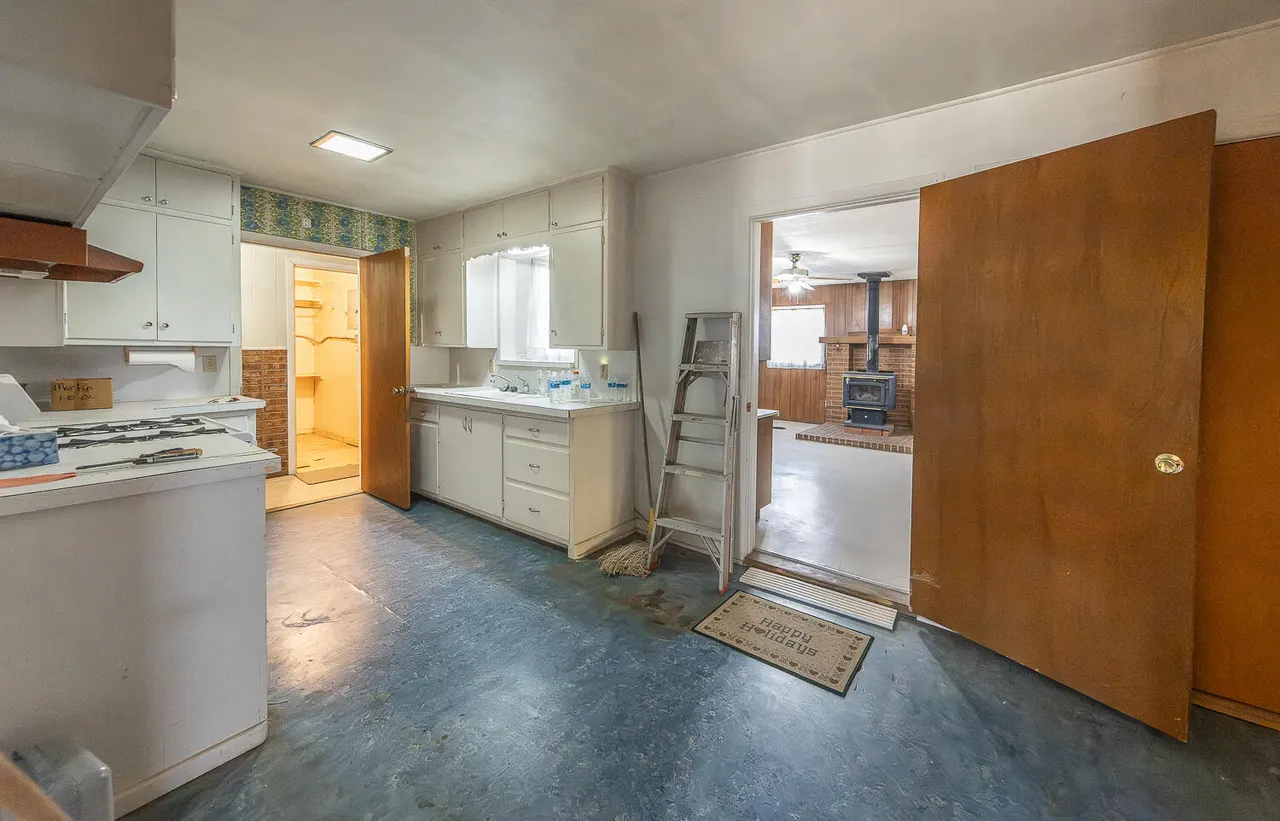Photo 7 — 1918 42nd Street, Lubbock, TX 79412