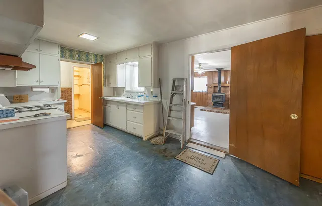 Photo 7 — 1918 42nd Street, Lubbock, TX 79412