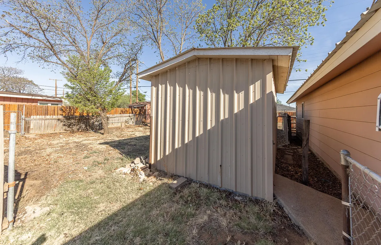 Photo 27 — 1918 42nd Street, Lubbock, TX 79412