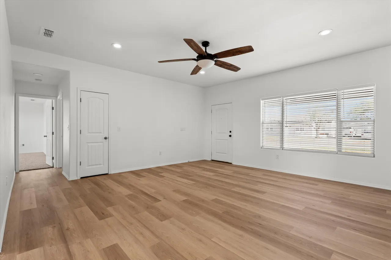 Photo 5 — 222 E 7th Street, Idalou, TX 79329