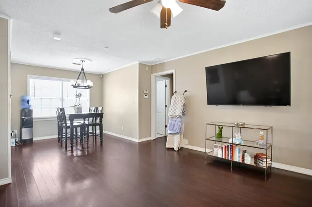 Photo 5 — 4102 32nd Street, Lubbock, TX 79410