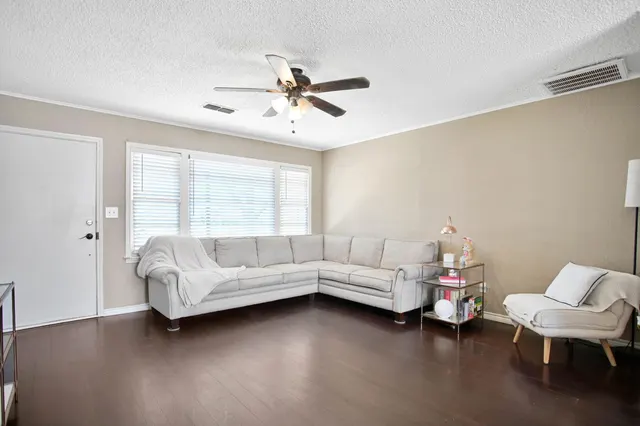 Photo 6 — 4102 32nd Street, Lubbock, TX 79410
