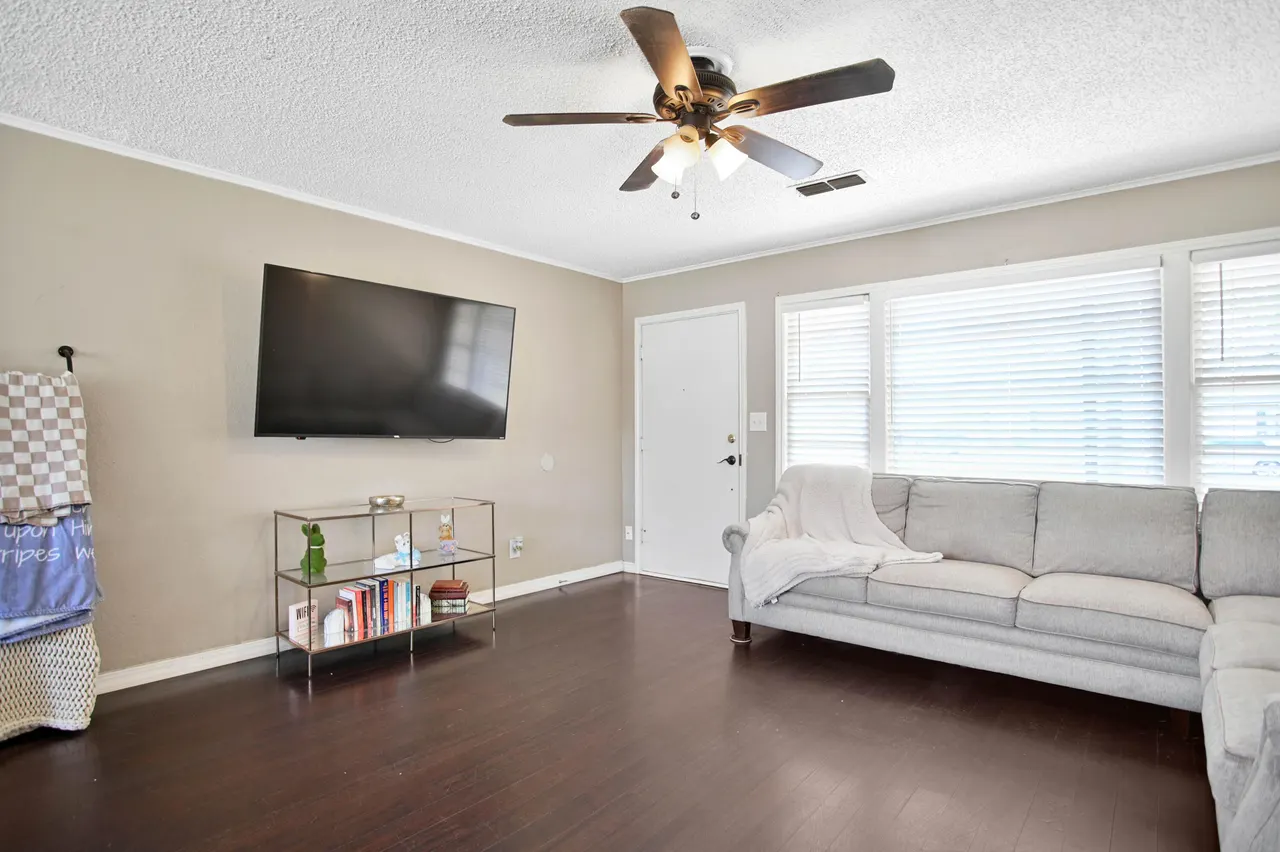 Photo 7 — 4102 32nd Street, Lubbock, TX 79410