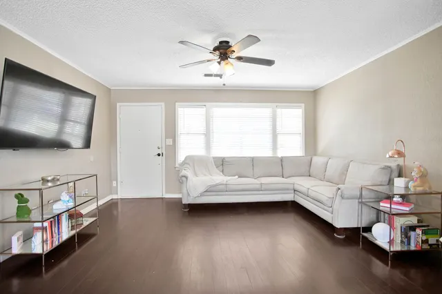 Photo 8 — 4102 32nd Street, Lubbock, TX 79410