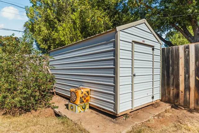 Photo 6 — 2510 59th Street, Lubbock, TX 79413