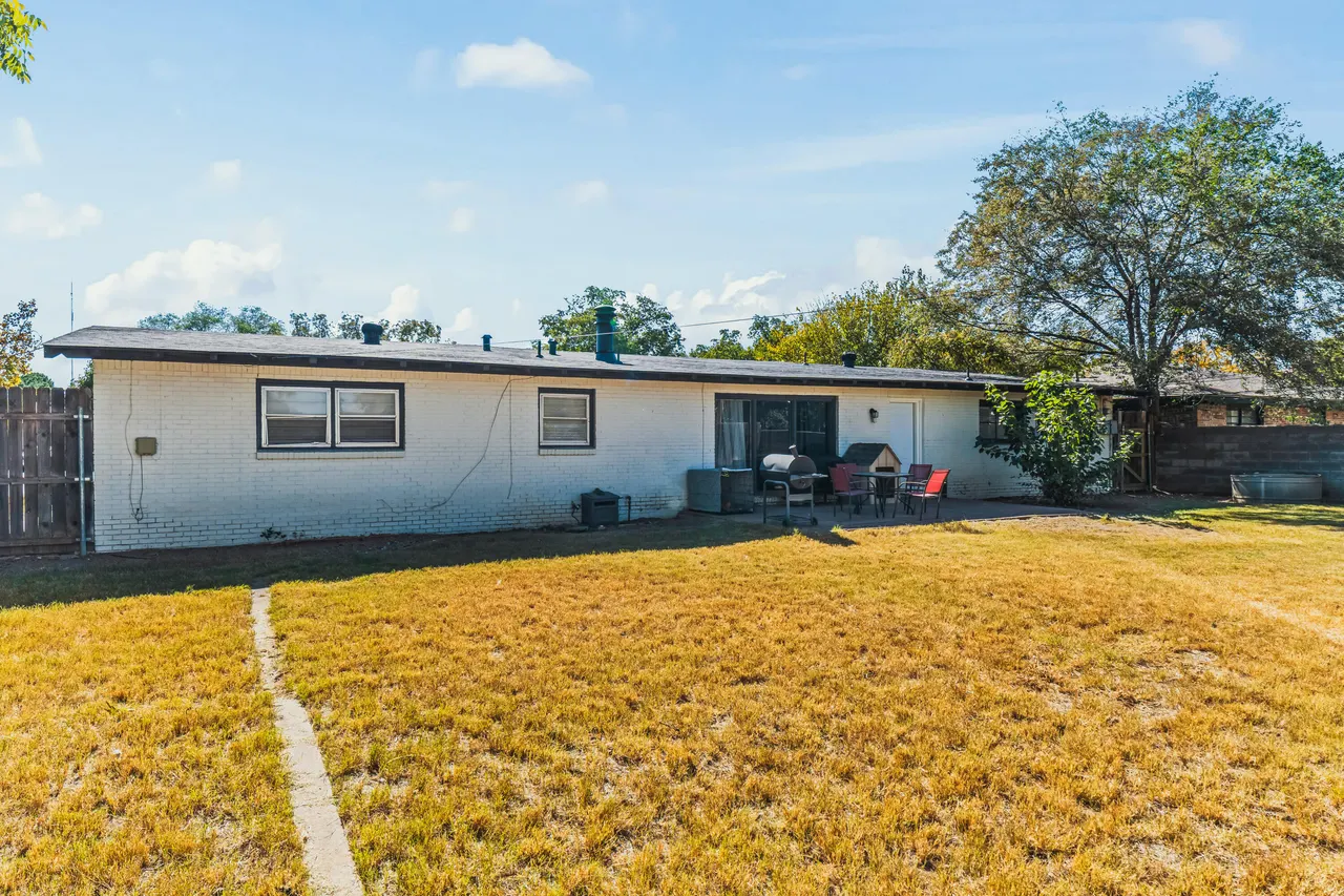 Photo 4 — 2510 59th Street, Lubbock, TX 79413