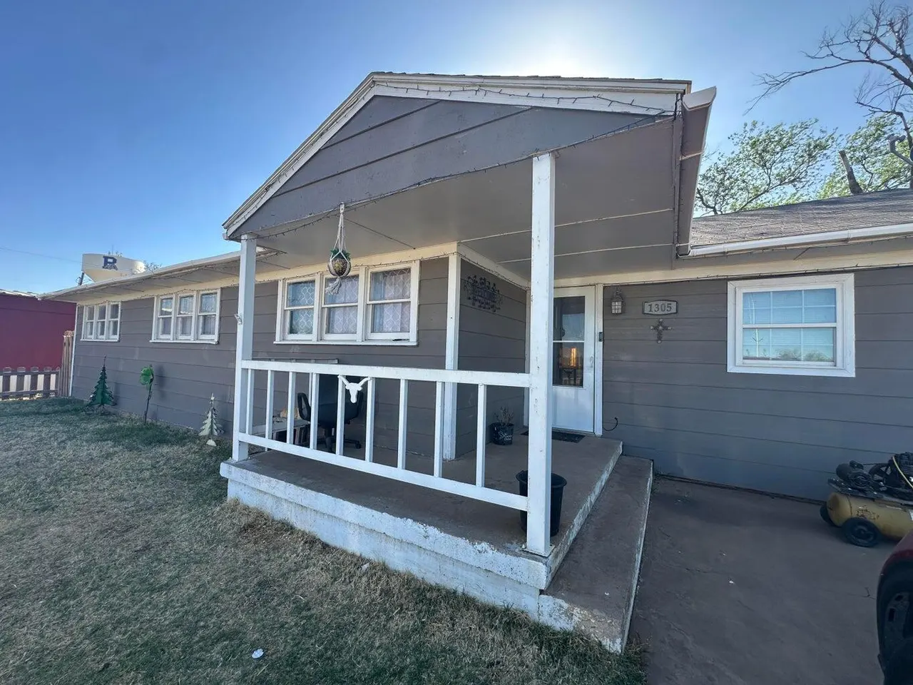 Photo 2 — 1305 Smythe Street, Plainview, TX 79072