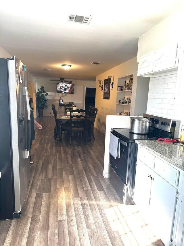 Photo 8 — 1305 Smythe Street, Plainview, TX 79072