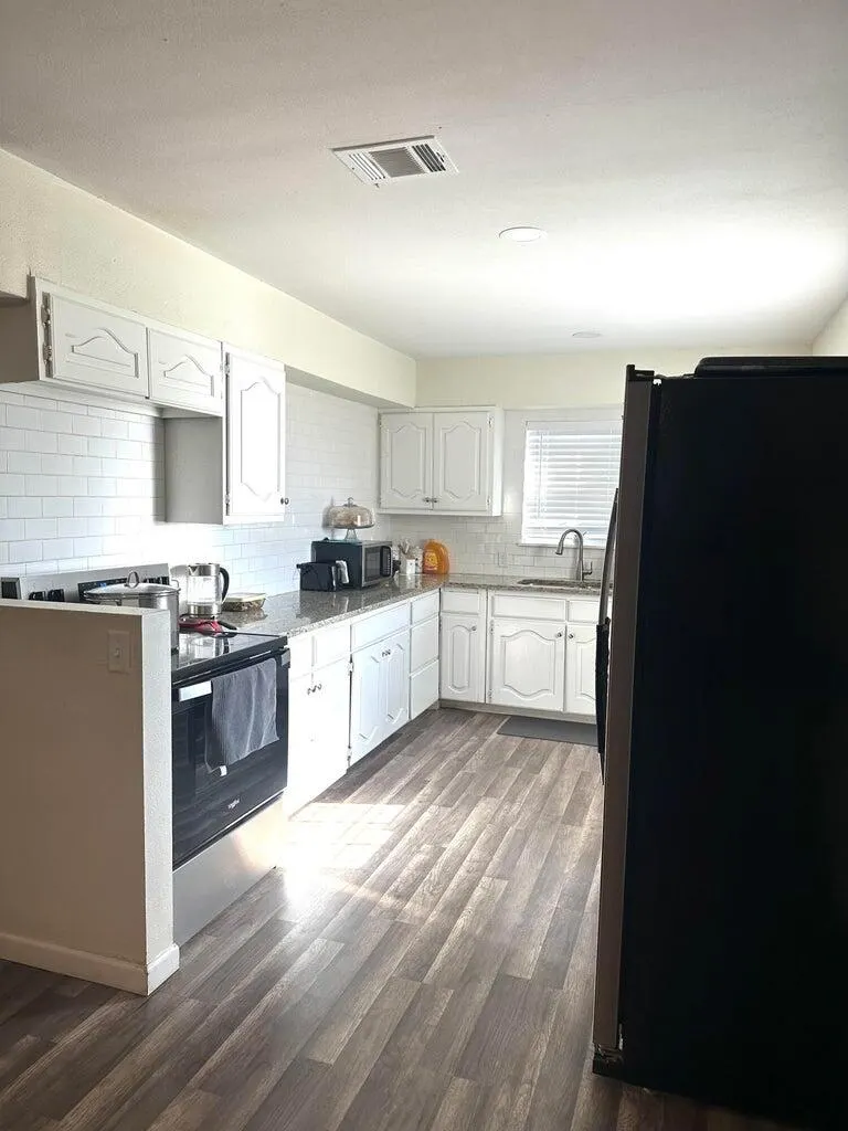 Photo 9 — 1305 Smythe Street, Plainview, TX 79072