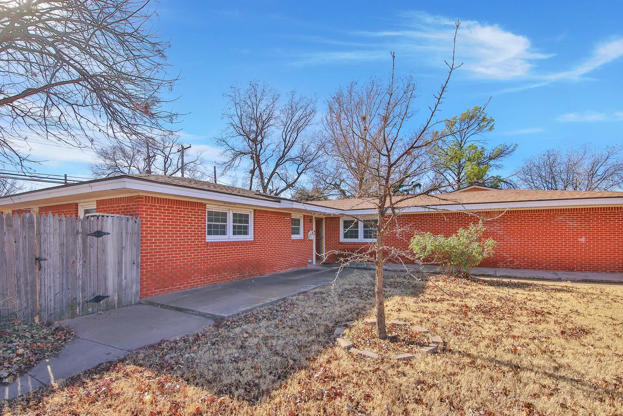 Photo 4 — 2801 52nd Street, Lubbock, TX 79413