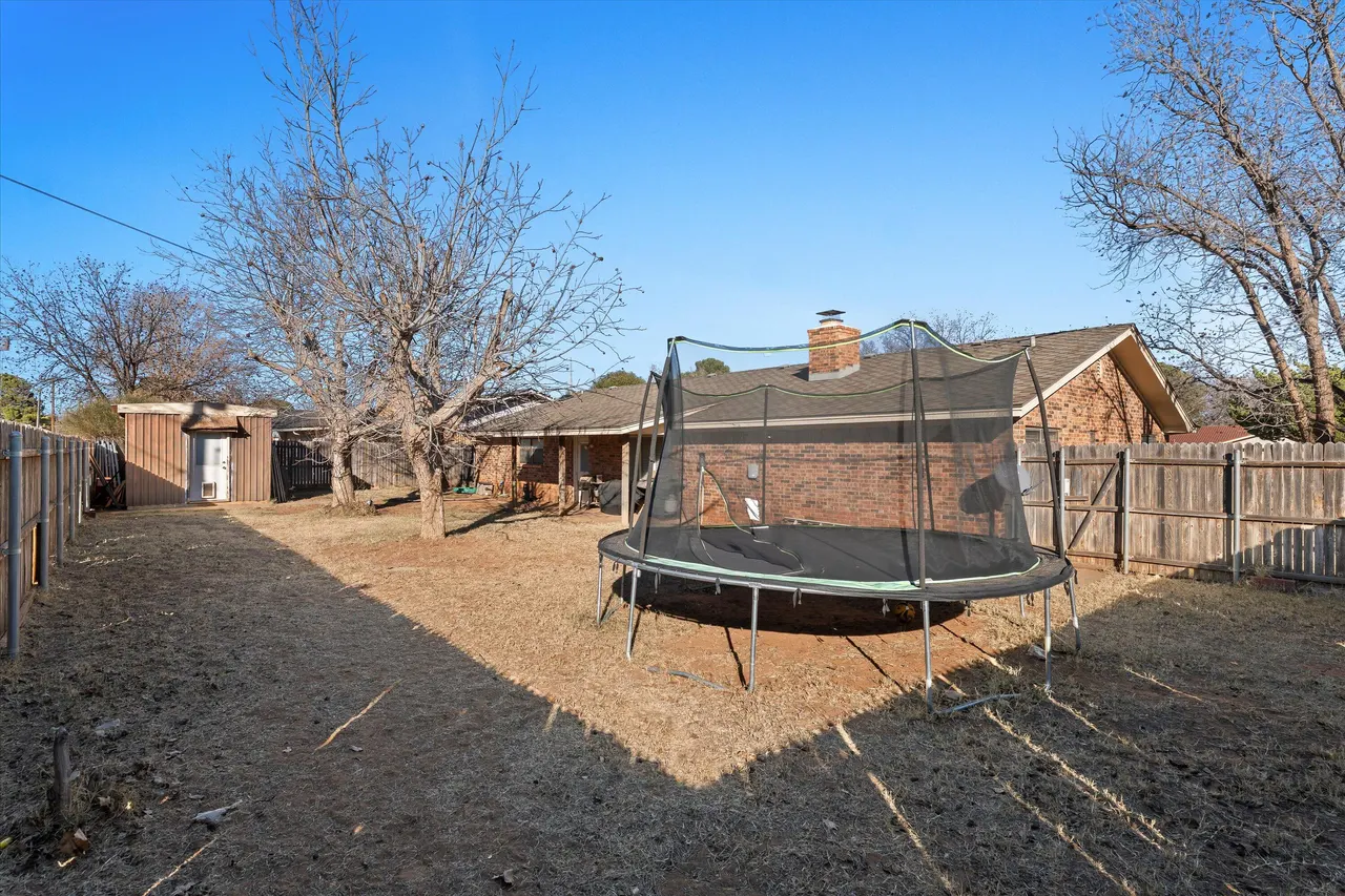 Photo 17 — 1007 S Howell Street, Brownfield, TX 79316