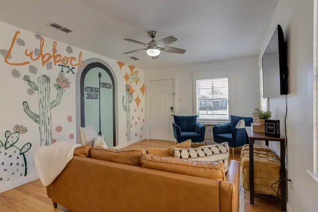 Photo 6 — 2704 32nd Street, Lubbock, TX 79410