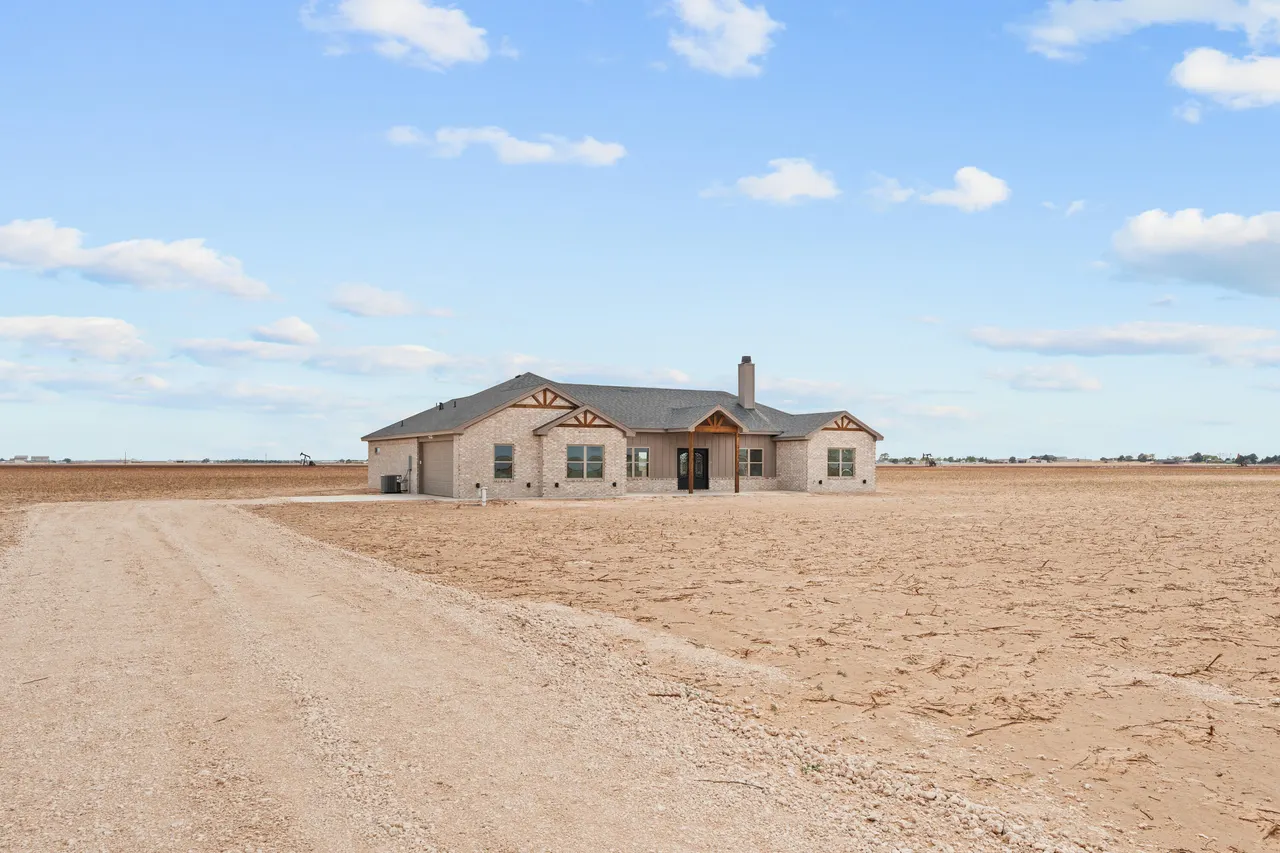 Photo 2 — 5333 County Road 6100, Lubbock, TX 79415