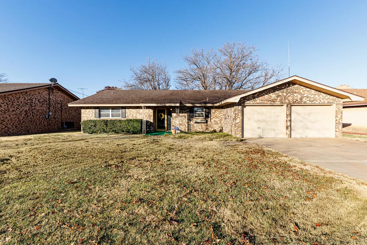 Front exterior — 2018 Rice Drive, Levelland, TX 79336