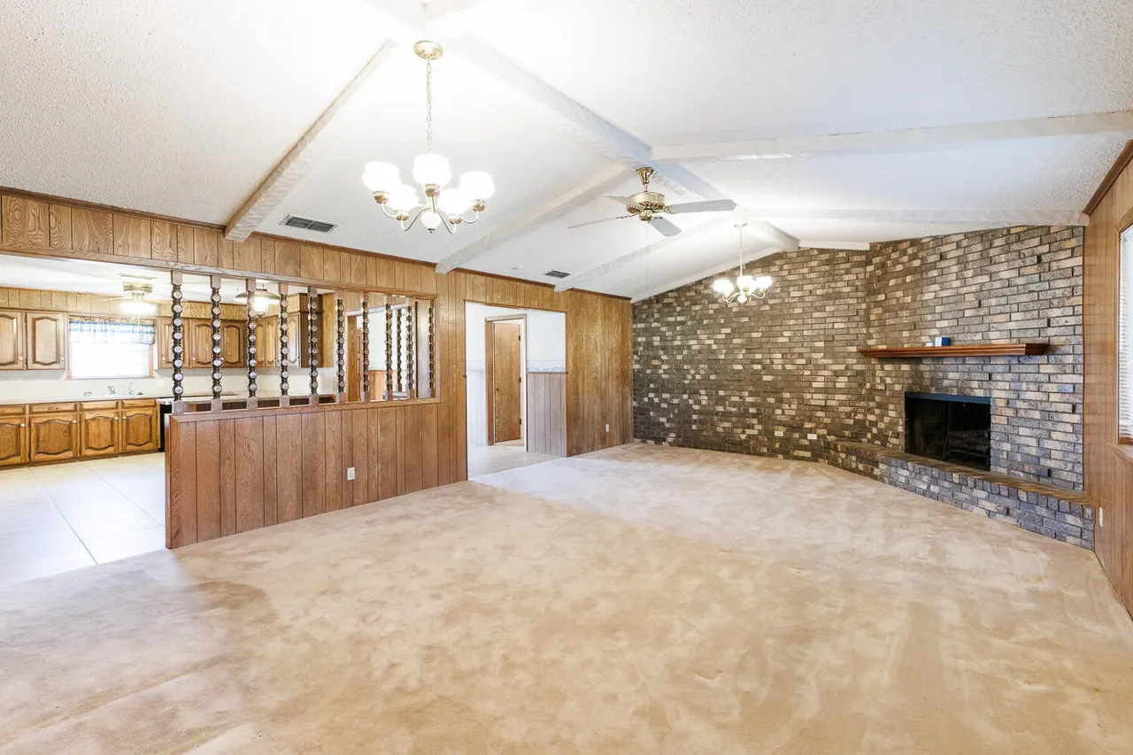 Photo 5 — 2018 Rice Drive, Levelland, TX 79336